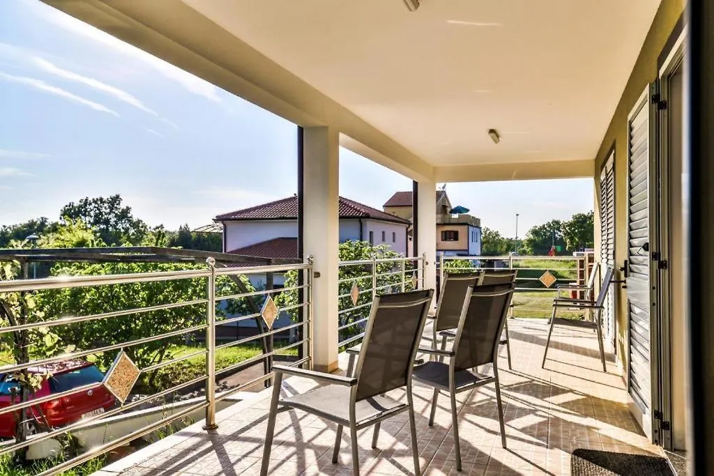 Apartments Lia-Jolie Umag 0*,